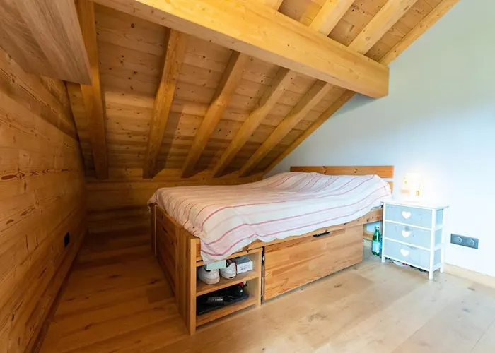 Charming Cocoon Pool And Jacuzzi *